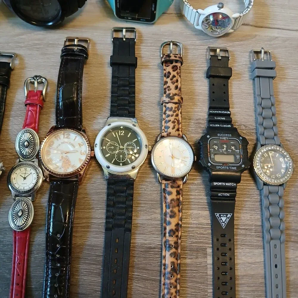 Huge Watch Lot of 25+ Mixed Brands Vintage & Modern Parts/Repair Untested-A2